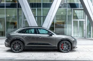 Other Porsche Macan EV 4
