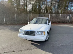 Mercedes-Benz E 320*AUTOMATIK*LEDER*KLIMA*SCHIEBEDACH*ALU*TOP*
