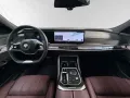 BMW 740d xDrive TV-Fond-Entertainment-Autobahnass.