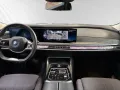 BMW i7 eDrive50 TV-Fond-Entertainment-SkyLounge