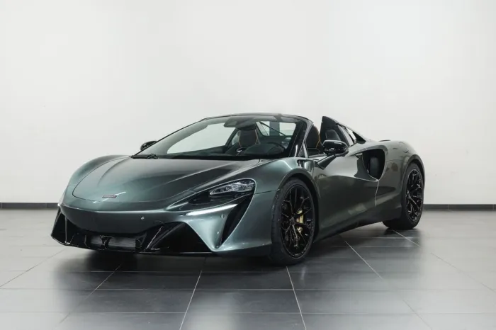 McLaren Artura Spider