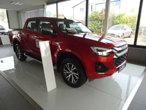 Isuzu Double Cab 4WD LSE, 5 J. Garantie, Pritsche besc
