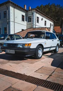 Saab 900