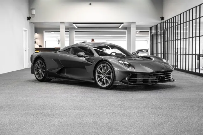 Aston Martin Valhalla *Carbon *B&W *Lift