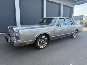 Lincoln Town Car    Cartier Klima