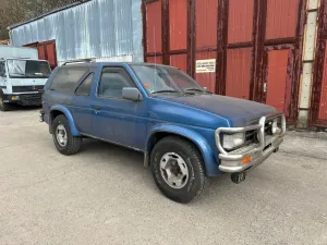 Nissan Terrano   SE V6