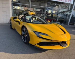 Ferrari SF90 Spider*Lift*Carbon*Racing Sitze*Kamera*LED