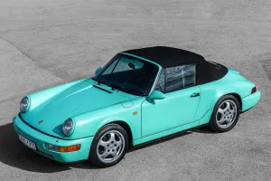 Porsche 964 Carrera 4 Cabrio