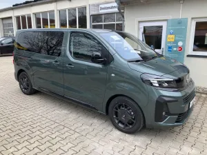 Opel Zafira Life 2,2 Autom Ed LED AHK SHZ 9 Sitz