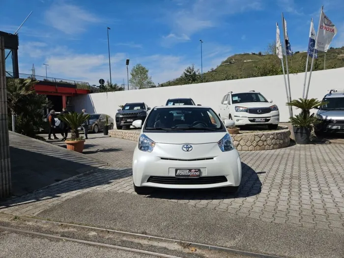 Toyota iQ 1.0 Sol
