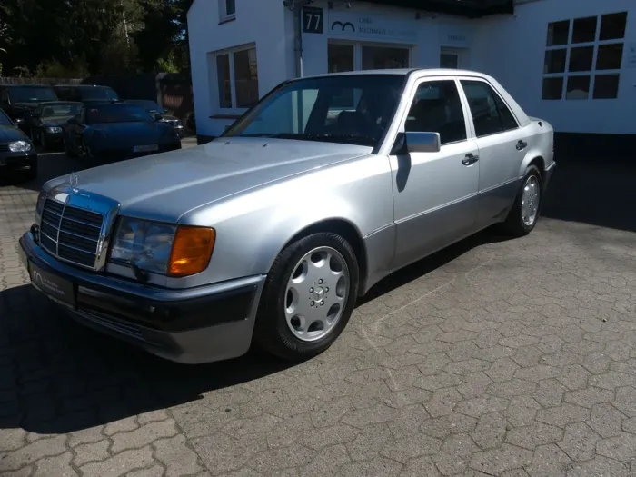 Mercedes-Benz E 500 / 500 E 1. Hand /  SAMMLERFAHRZEUG