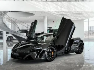 McLaren Artura 680hp / Technology / B&W / Low km