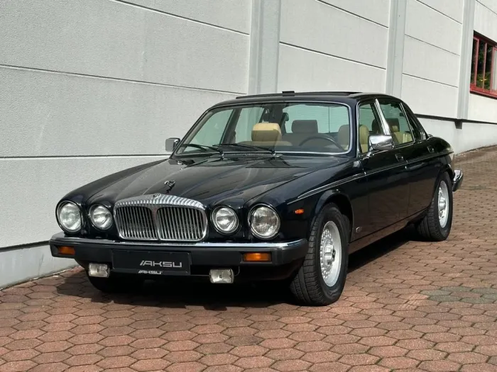Jaguar °DAIMLER DOUBLE SIX SERIE III°LEDER BEIGE°SD