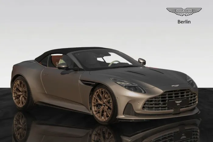 Aston Martin DB12 Volante - Black Pack - Bronze Rims