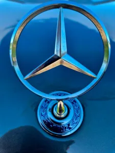 Mercedes-Benz E 320 