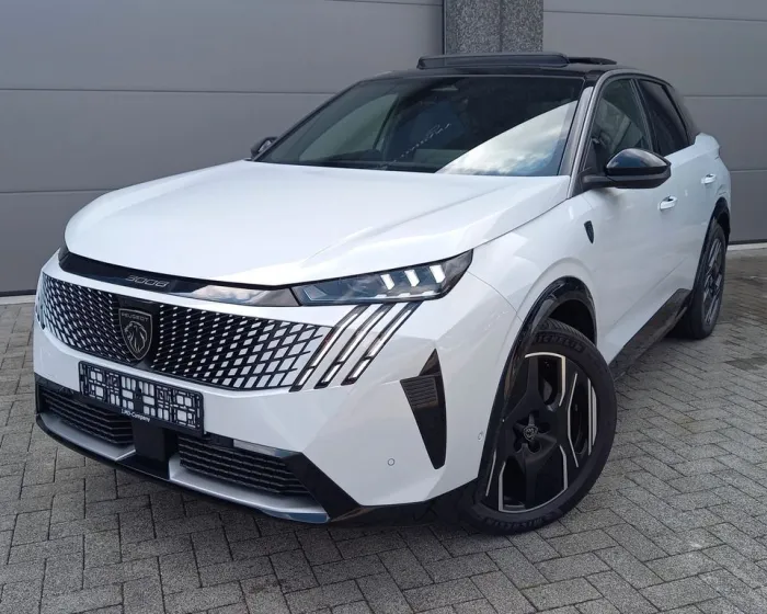Peugeot e3008 GT FIRST EDIT 73kWh/157KW 210 LEDER*PANO