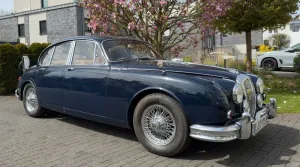 Jaguar Daimler V8-250 Saloon Restauriert mit Voll-Leder