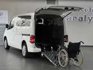 Nissan NV200 Evalia Behindertengerecht-Rampe 4+1