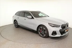 BMW 540d xDrive Touring M-Sport 360° ACC AHK Pano SD