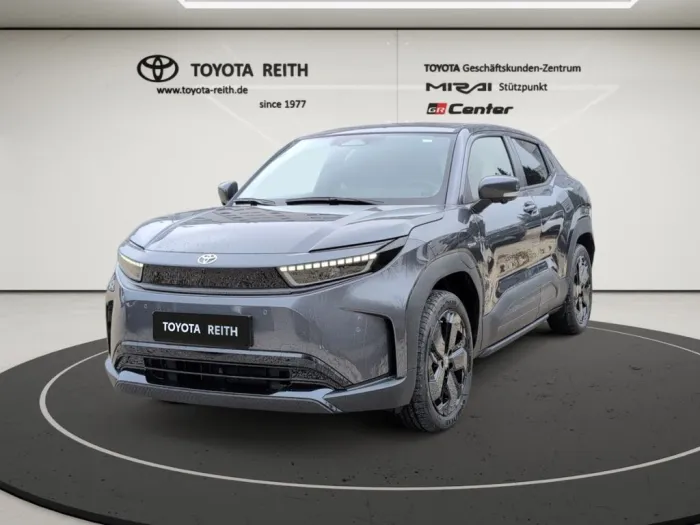 Toyota Urban Cruiser FWD BEV 4x2 Lounge 128 kW Panorama