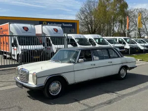 Mercedes-Benz 240 D*PULLMAN*AUTOMATIK*W115*8-SITZER*LEDER