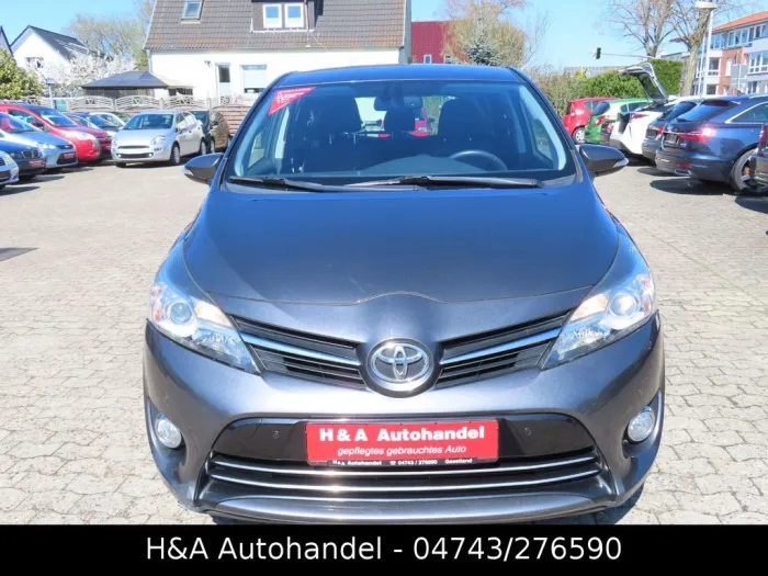 Toyota Verso Life