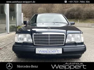 Mercedes-Benz E320 Cabrio SPORTFAHRWERK WINDSCHOTT KLIMA