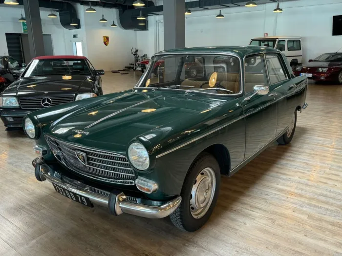 Peugeot 404