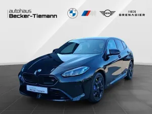BMW M135 xDrive IconicGlow/DrivingPro/Parking+/LiveP