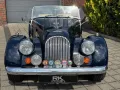 Morgan Plus 4 Roadster elegante Farbkombination