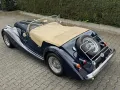 Morgan Plus 4 Roadster elegante Farbkombination