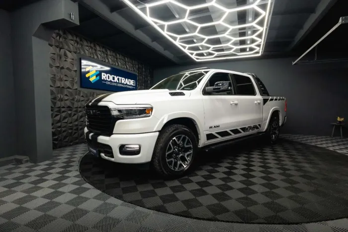 Dodge RAM 3.0 MY 25 TWIN TURBO LARAMIE Night Pano ACC