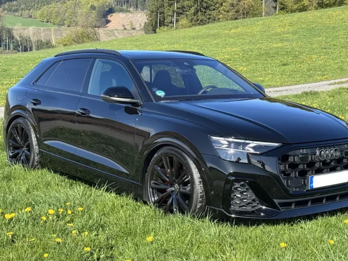 Audi SQ8 V8-quattro - Vollausstattung - total schwarz