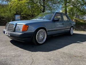 Mercedes-Benz 260 E 