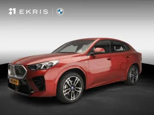 BMW iX2 xDrive30 - M-Sportpakket - LED - Leder - nav