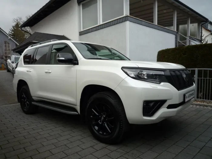 Toyota Land Cruiser TEC-Edition/ACC/STHZ/AHK/RFK/LED/SD