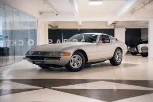 Ferrari 365 GTB 4 DAYTONA