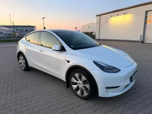 Tesla Model Y Long Range AWD - MwSt. ausweisbar
