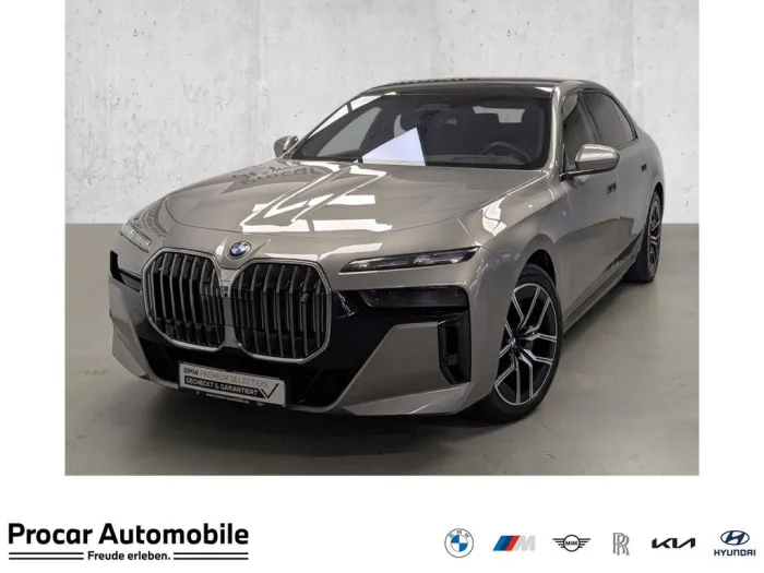 BMW i7 eDrive50 M Sport Fond Entertainment B&W SkyLo