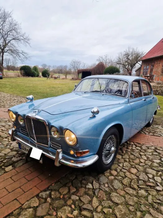 Jaguar 420 