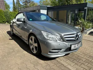 Mercedes-Benz E 250 E Cabrio E 250 CGI Avantgarde-Navi-Top zu