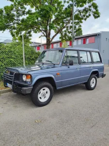 Mitsubishi Pajero L040 Frontschutzbügel Anhängk. Top 7Sitz