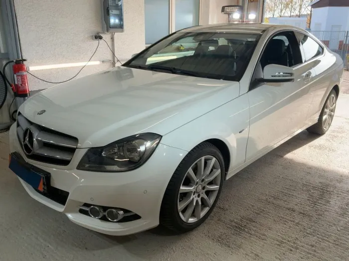 Mercedes-Benz C 250 C Coupe C 250 CGI BlueEfficiency
