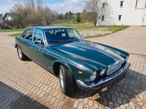Jaguar XJ12