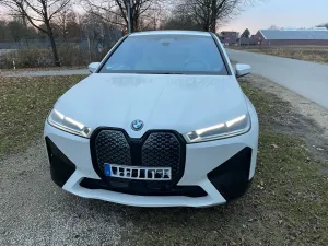 BMW iX xDrive40 - M Sport Laser AHK HUD 360°