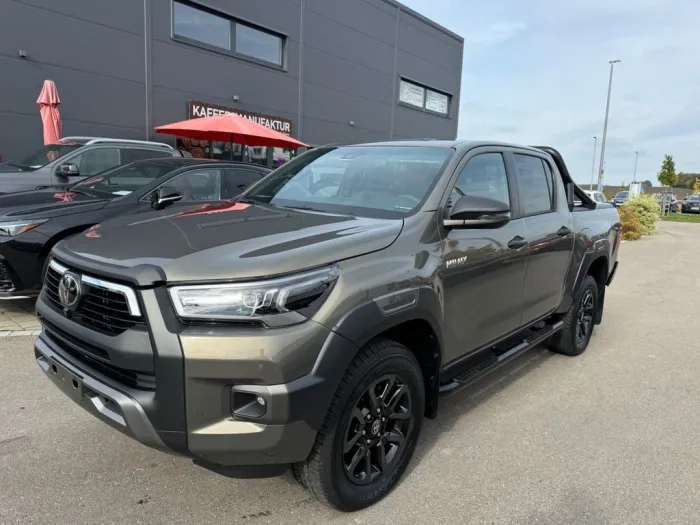 Toyota Hilux Double Cab Invincible 4x4 Rollo Bügel AHK