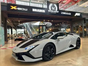 Lamborghini Huracán EVO/ Style Package / Alcantara