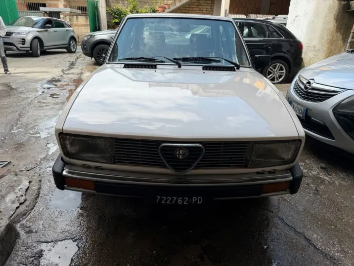 Alfa Romeo Alfetta 2.0 L