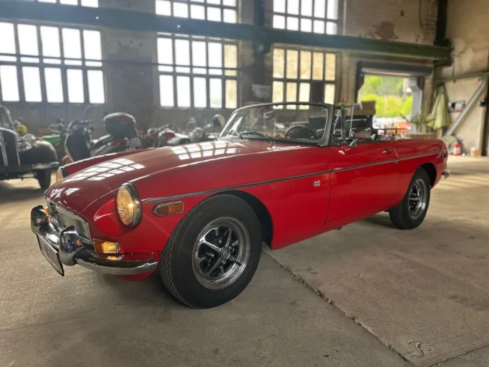 MGB Cabrio 1974 perfekte Doku! Top Zustand