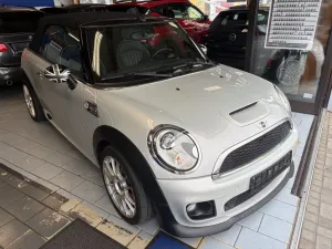 MINI John Cooper Works Cabrio JCW